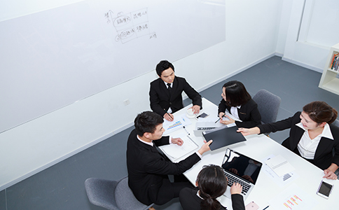 變更法人 變更法人